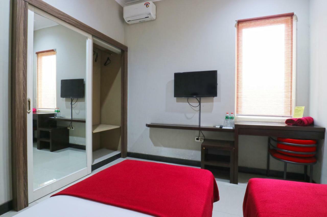 Chiaro Hotel Syariah Sidoarjo Exterior photo