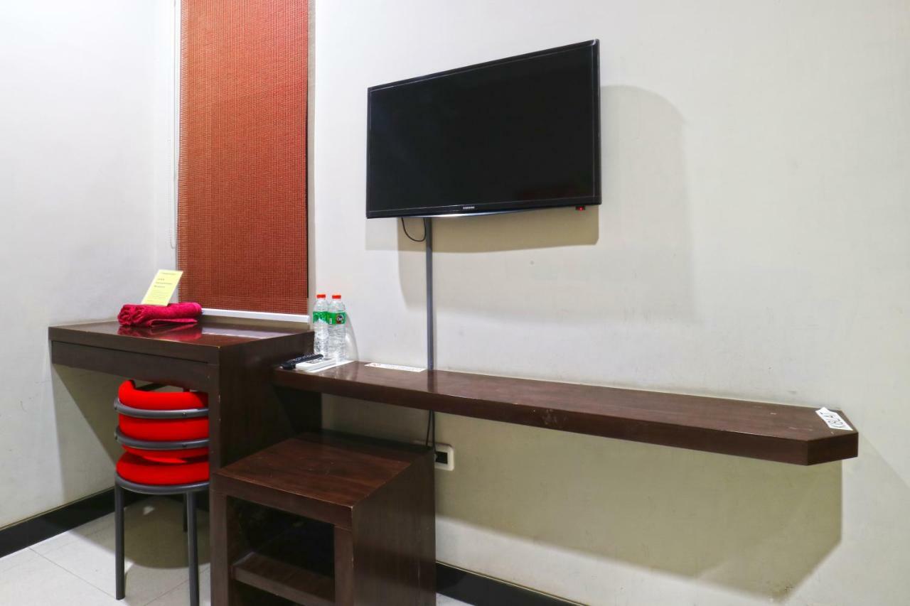 Chiaro Hotel Syariah Sidoarjo Exterior photo